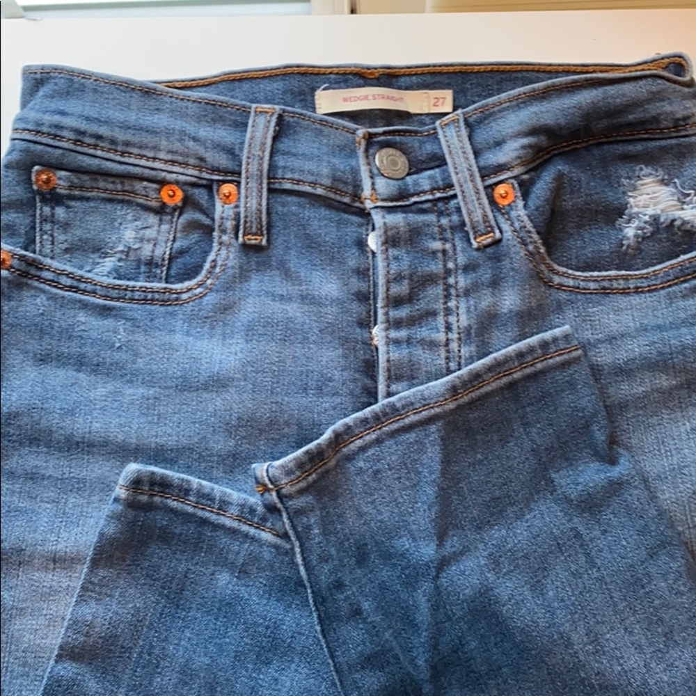 Levis Wedgie Straight fit jeans.